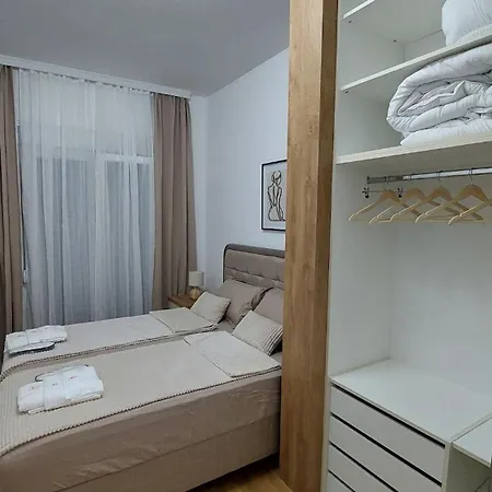 D&m Lux1 Podgorica